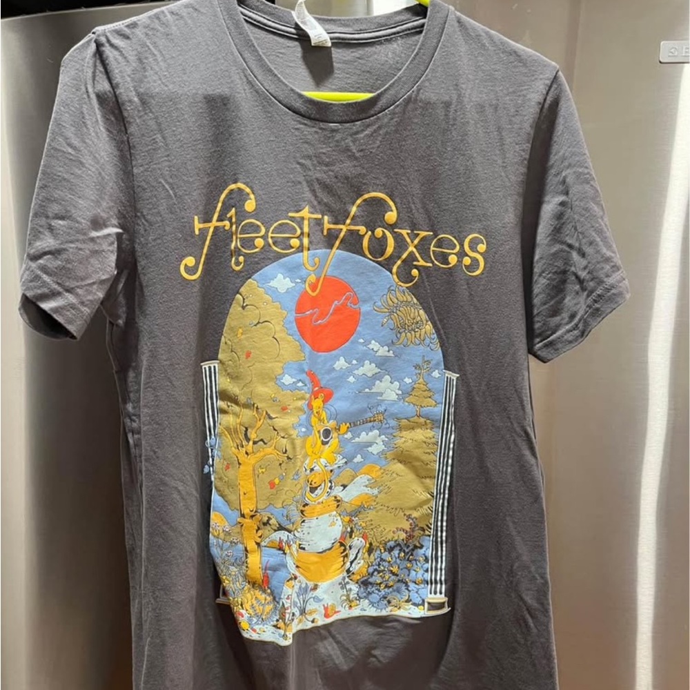 Fleet Foxes “Cat Strummer” Gray T-Shirt Adult Size M